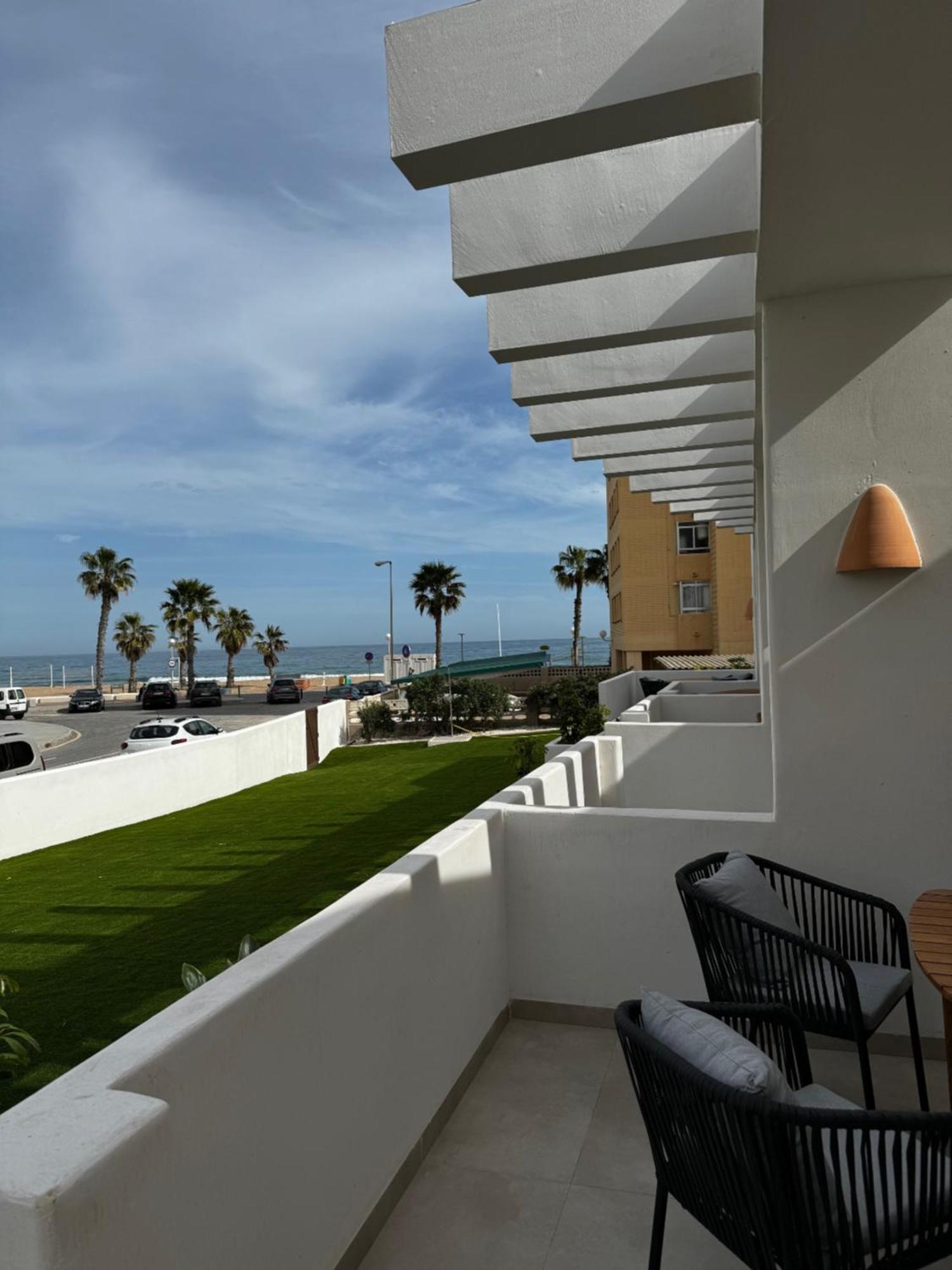 Reyes Catolicos Premium Beach, Playa Urbanova, Аликанте Экстерьер фото