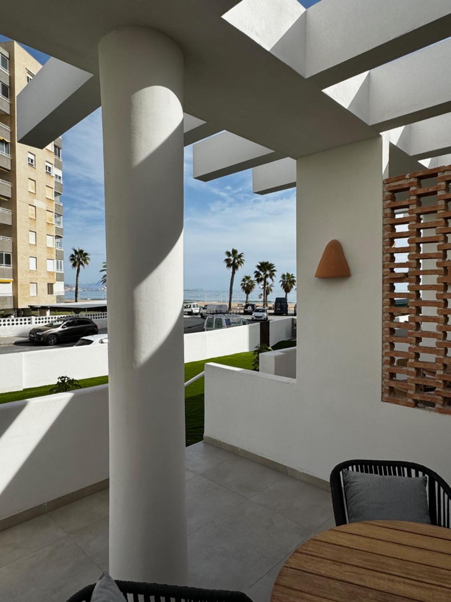 Reyes Catolicos Premium Beach, Playa Urbanova, Аликанте Экстерьер фото
