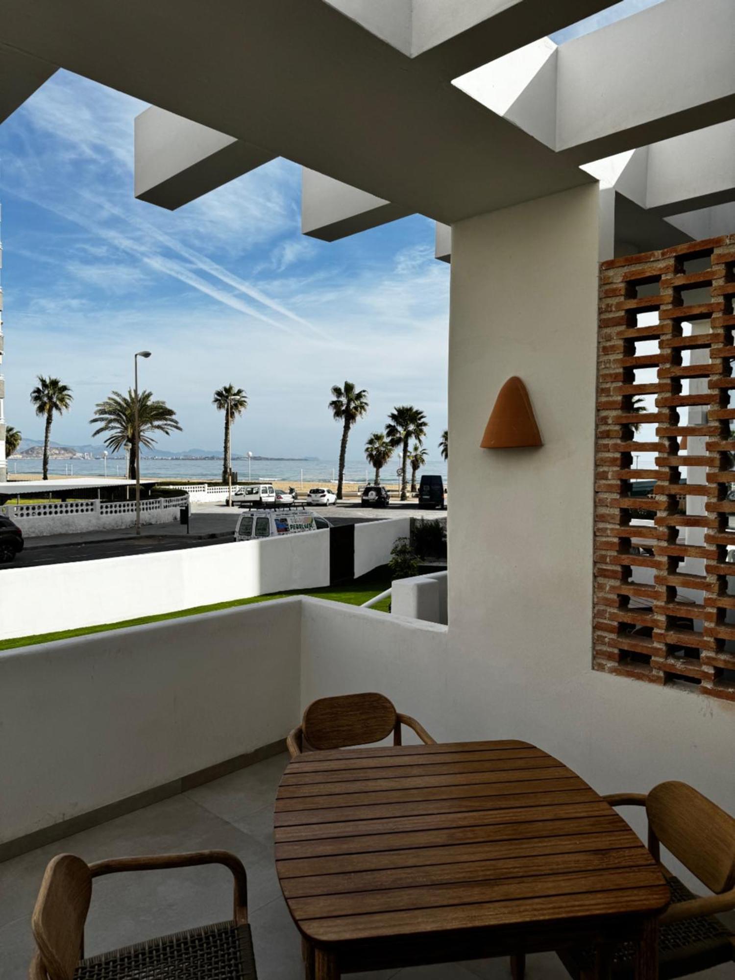 Reyes Catolicos Premium Beach, Playa Urbanova, Аликанте Экстерьер фото