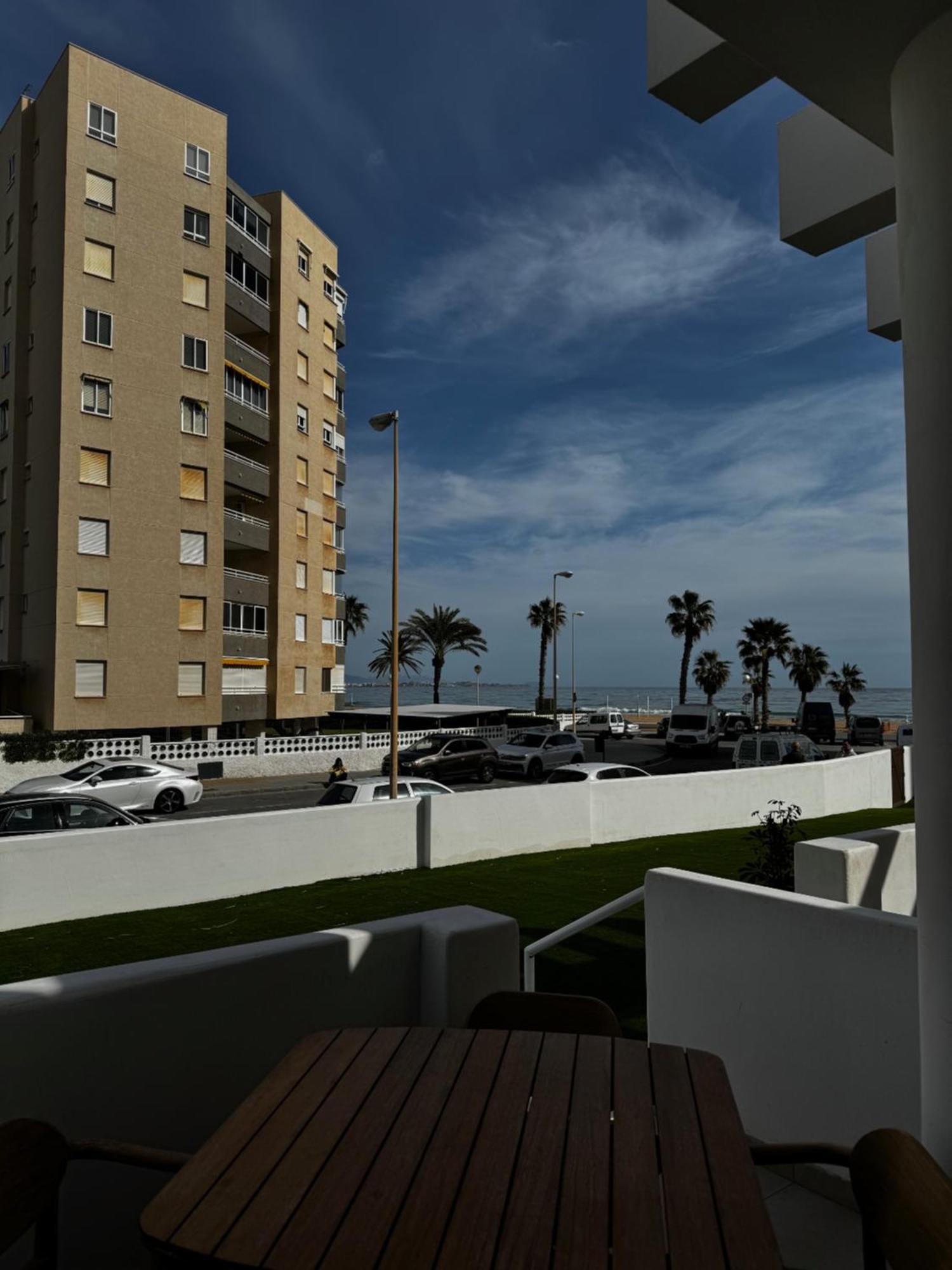 Reyes Catolicos Premium Beach, Playa Urbanova, Аликанте Экстерьер фото